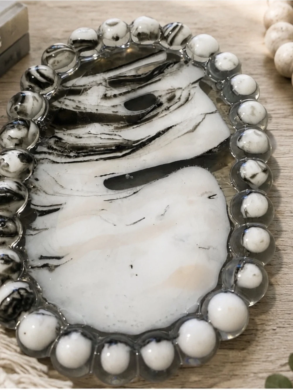 Marble-Effect Resin Dish in Black and White, Catchall tray home decor.